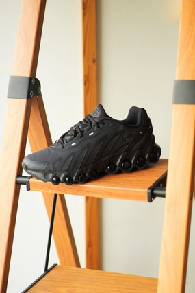 NIKE AIR MAX DN8 BLACK/ANTHRACITE-BLACK-ANTHRACITE