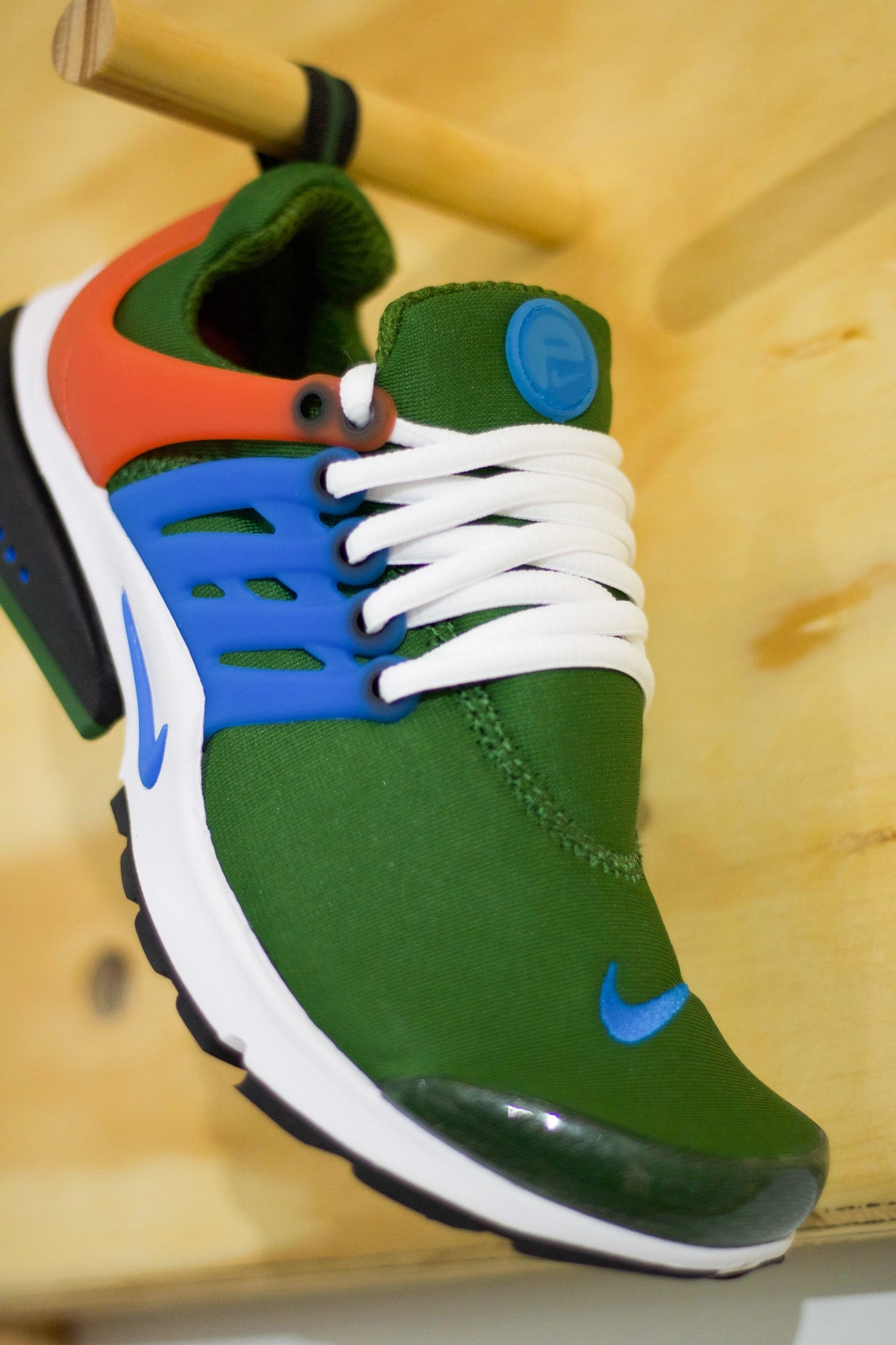 NIKE AIR PRESTO FOREST GREEN