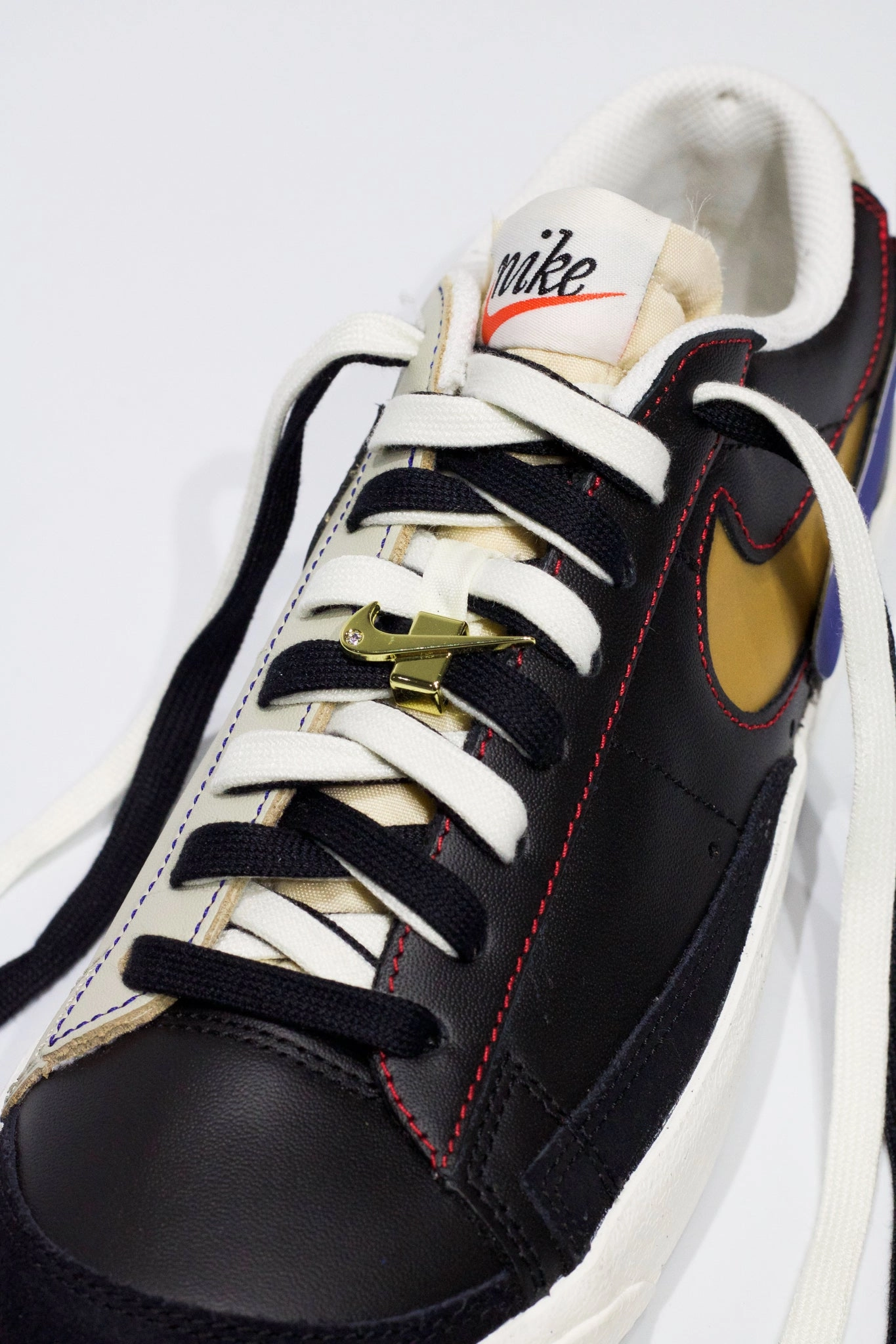 NIKE BLAZER LOW '77 PRM BLK/LIGHT STONE