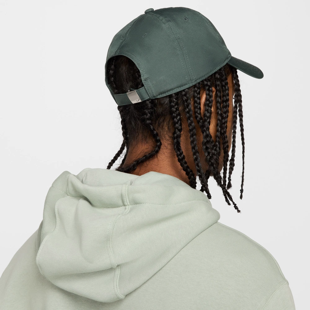 Nike Club Cap Metal Swoosh Strapback