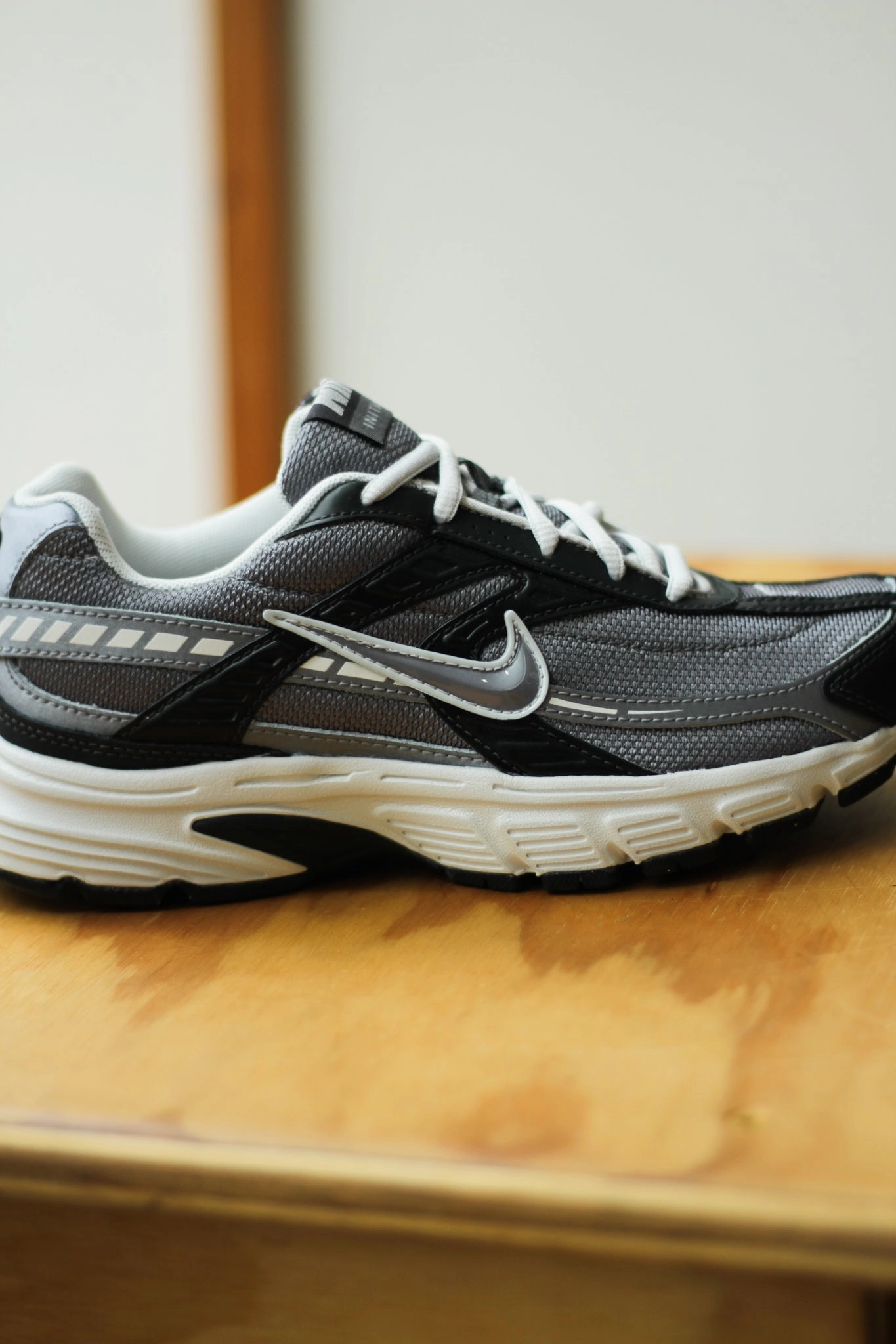 NIKE INITIATOR ANTHRACITE/MTLC COOL GREY-SMOKE GREY
