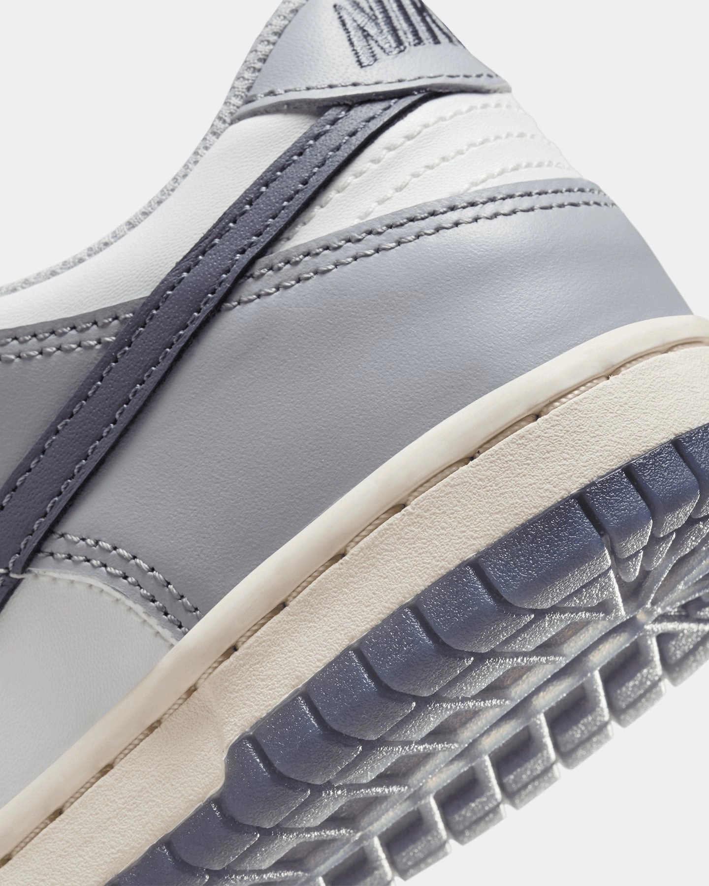 Nike Kids' Dunk Low (GS) Summit White