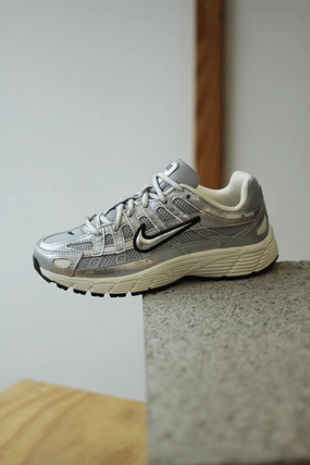 NIKE P-6000 (GS) METALLIC SILVER/METALLIC SILVER-BLACK