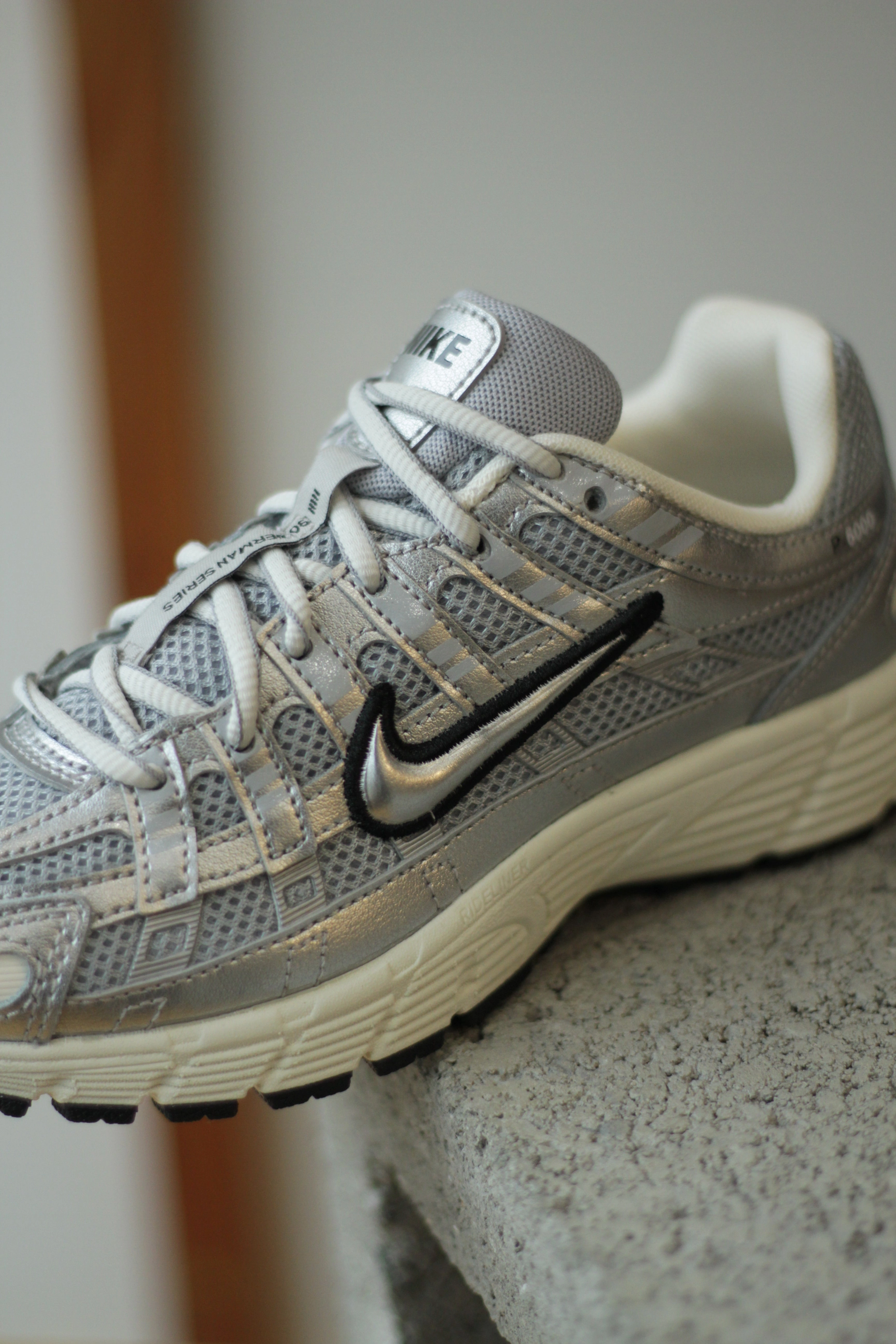 NIKE P-6000 (GS) METALLIC SILVER/METALLIC SILVER-BLACK