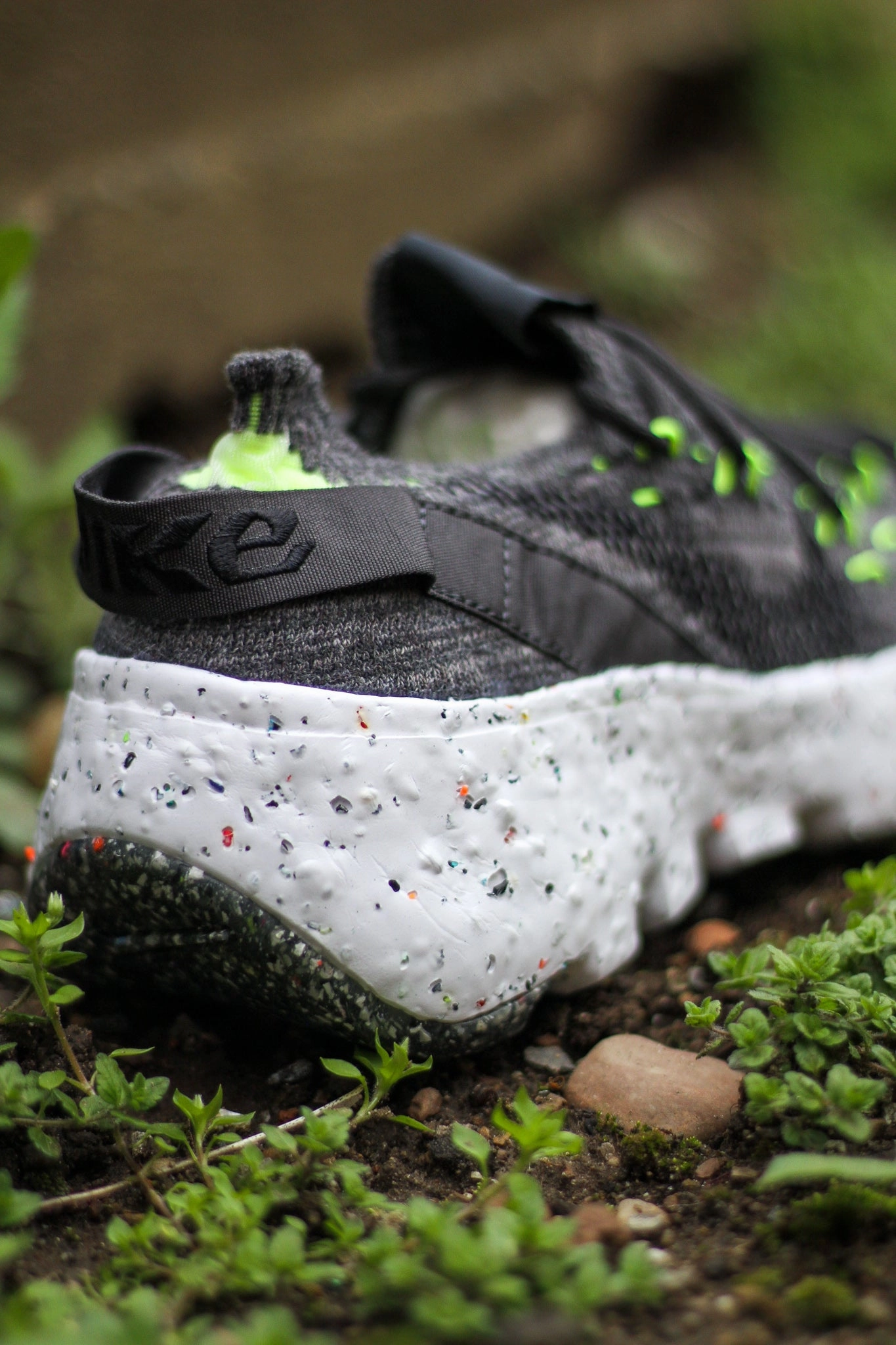 NIKE SPACE HIPPIE O4 BLK/VOLT