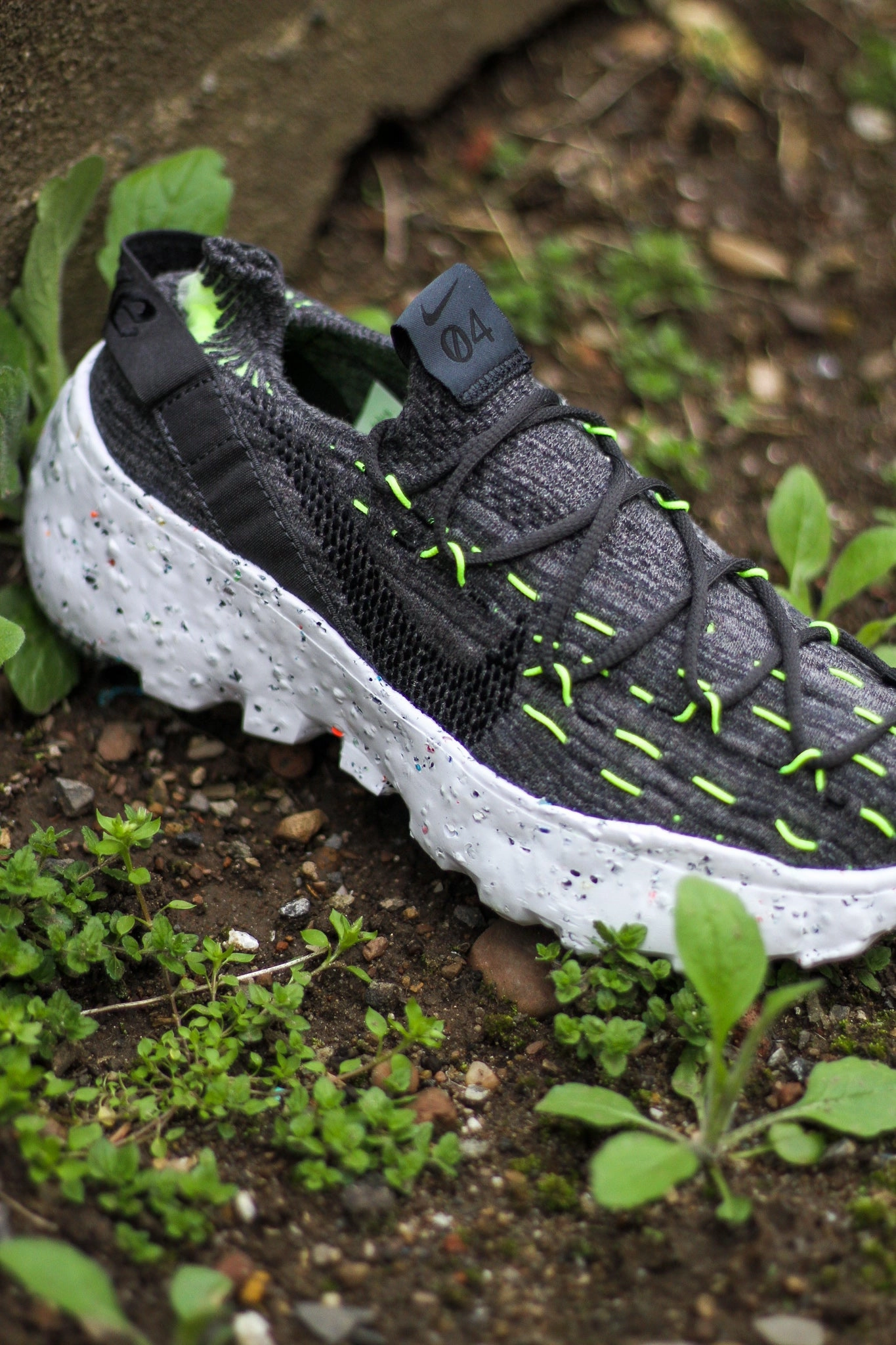 NIKE SPACE HIPPIE O4 BLK/VOLT