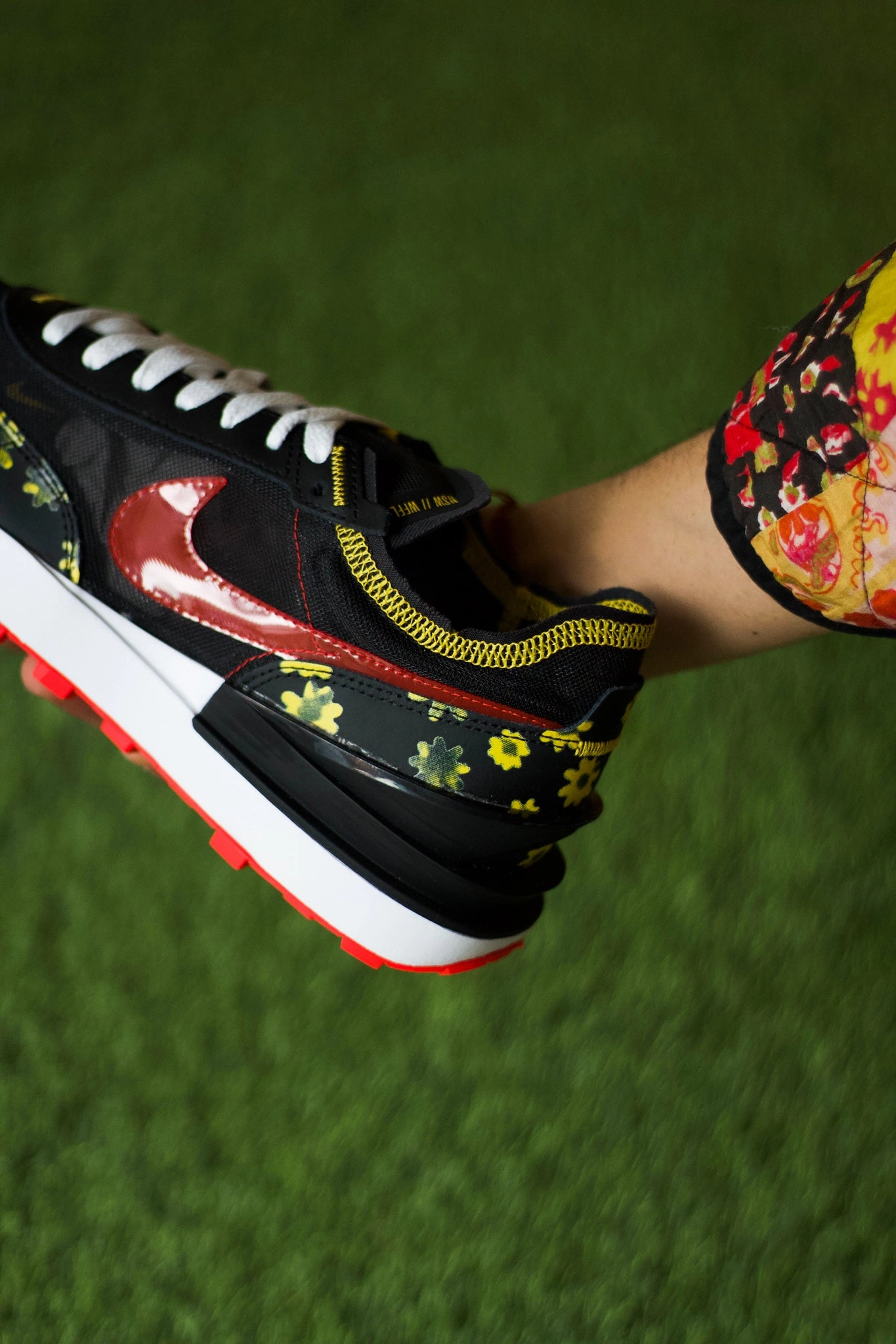 NIKE WAFFLE ONE SUNFLOWER