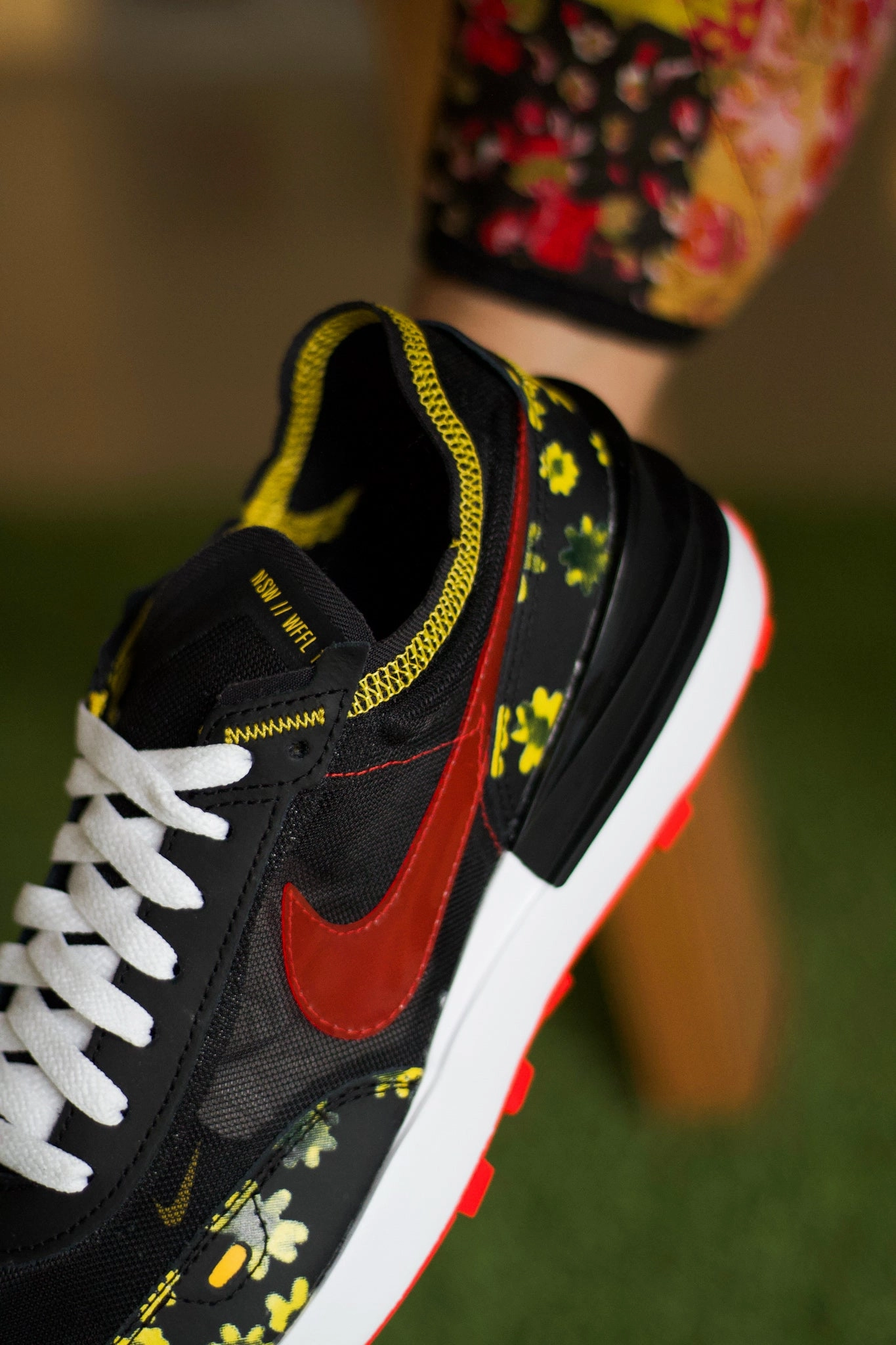 NIKE WAFFLE ONE SUNFLOWER