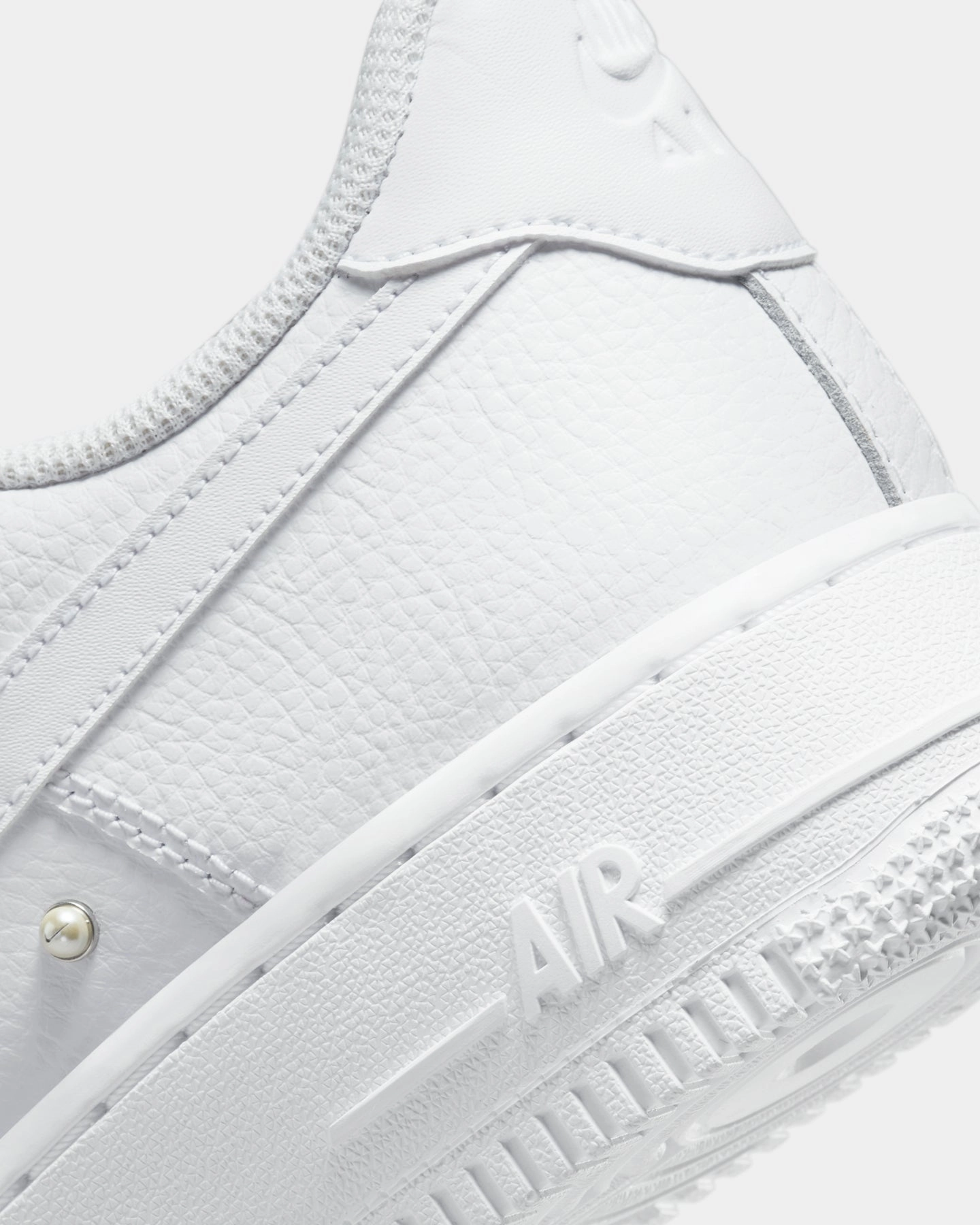 Nike Women's Air Force 1 '07 SE White/White/Metallic Silver/Black