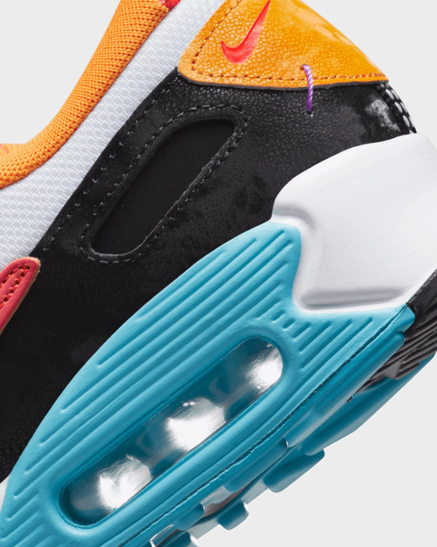 Nike Women's Air Max 90 Futura White/Bright Crimson
