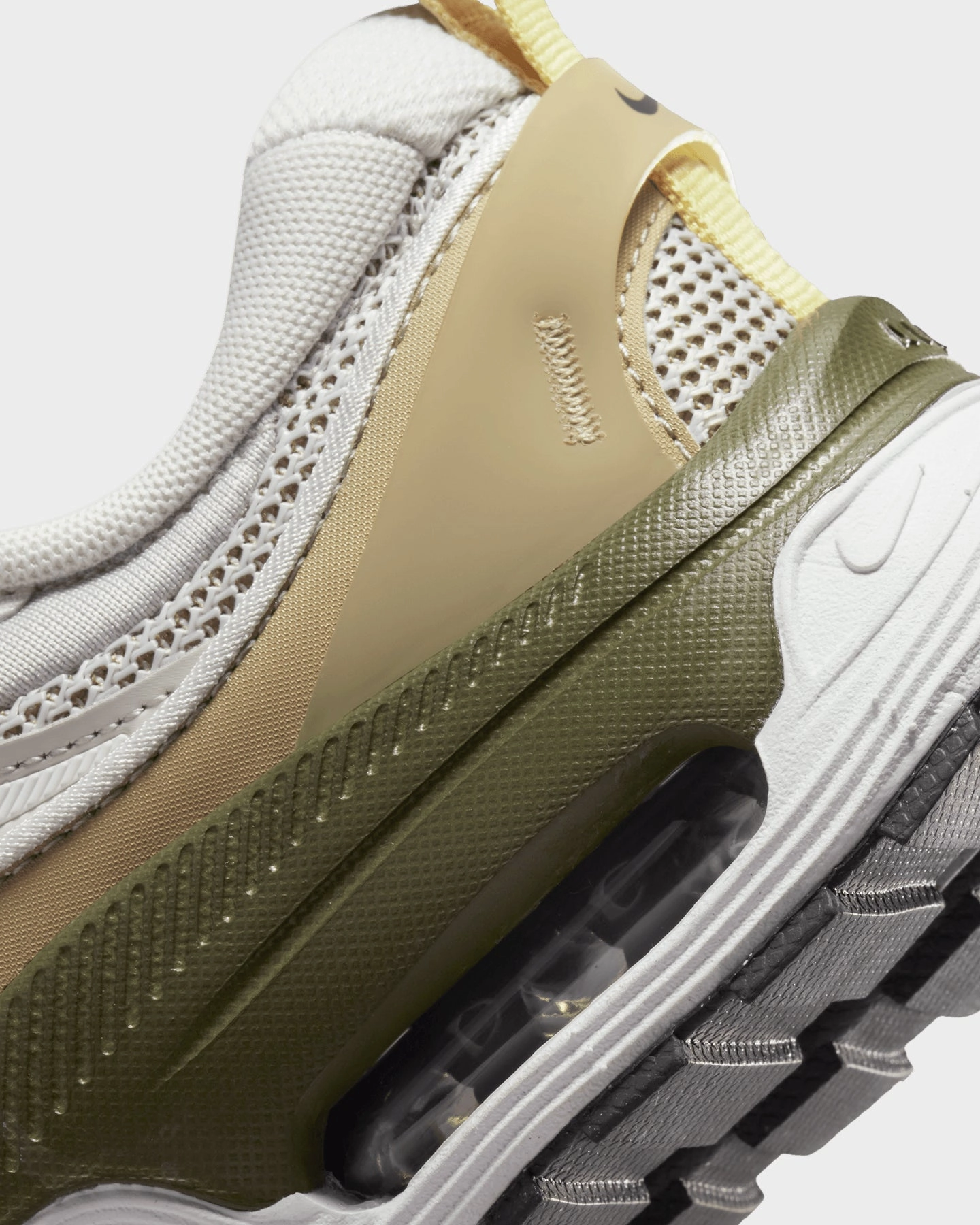 Nike Women's Air Max Bliss Light Bone