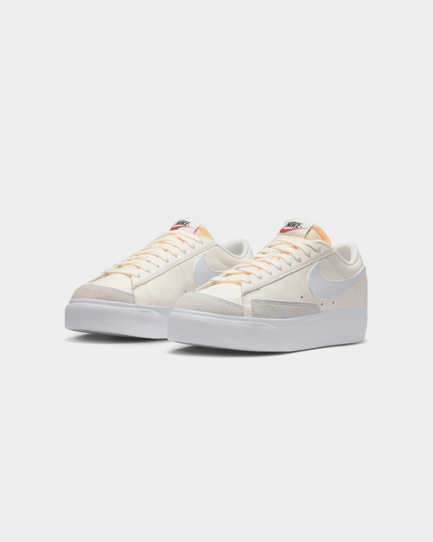 Nike Women's Blazer Low Platform Sail/White-White