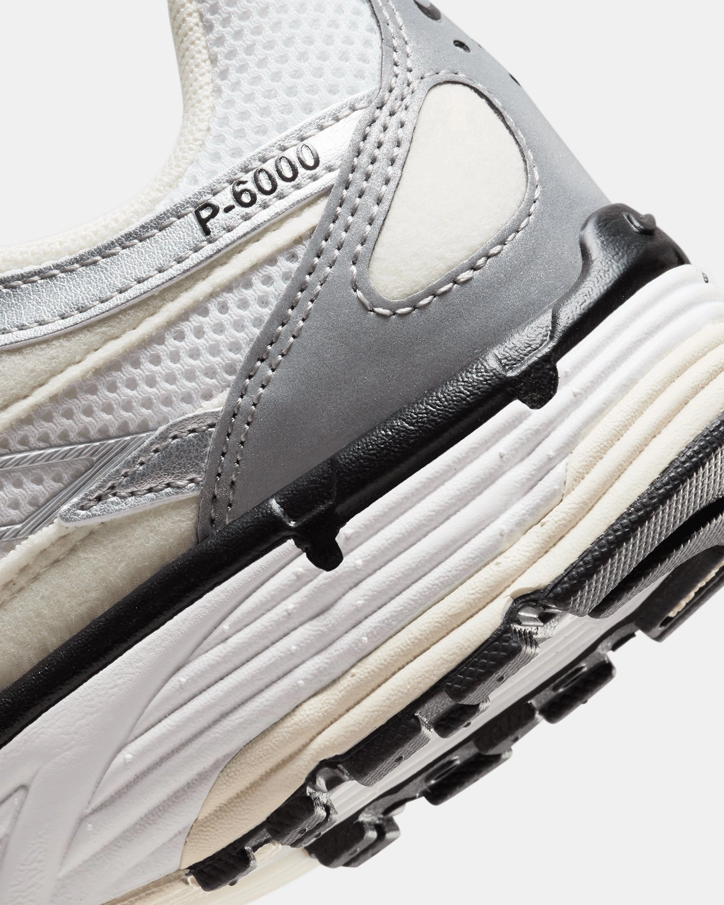 Nike Women's P-6000 Coconut Milk/Black
