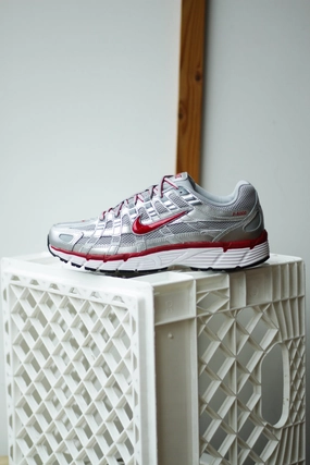 P-6000 METALLIC SILVER/GYM RED