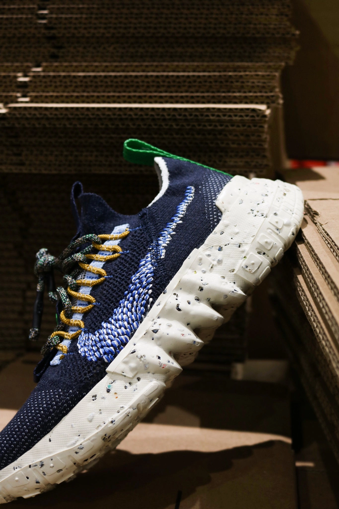 SPACE HIPPIE 01 OBSIDIAN/SIGNAL BLUE