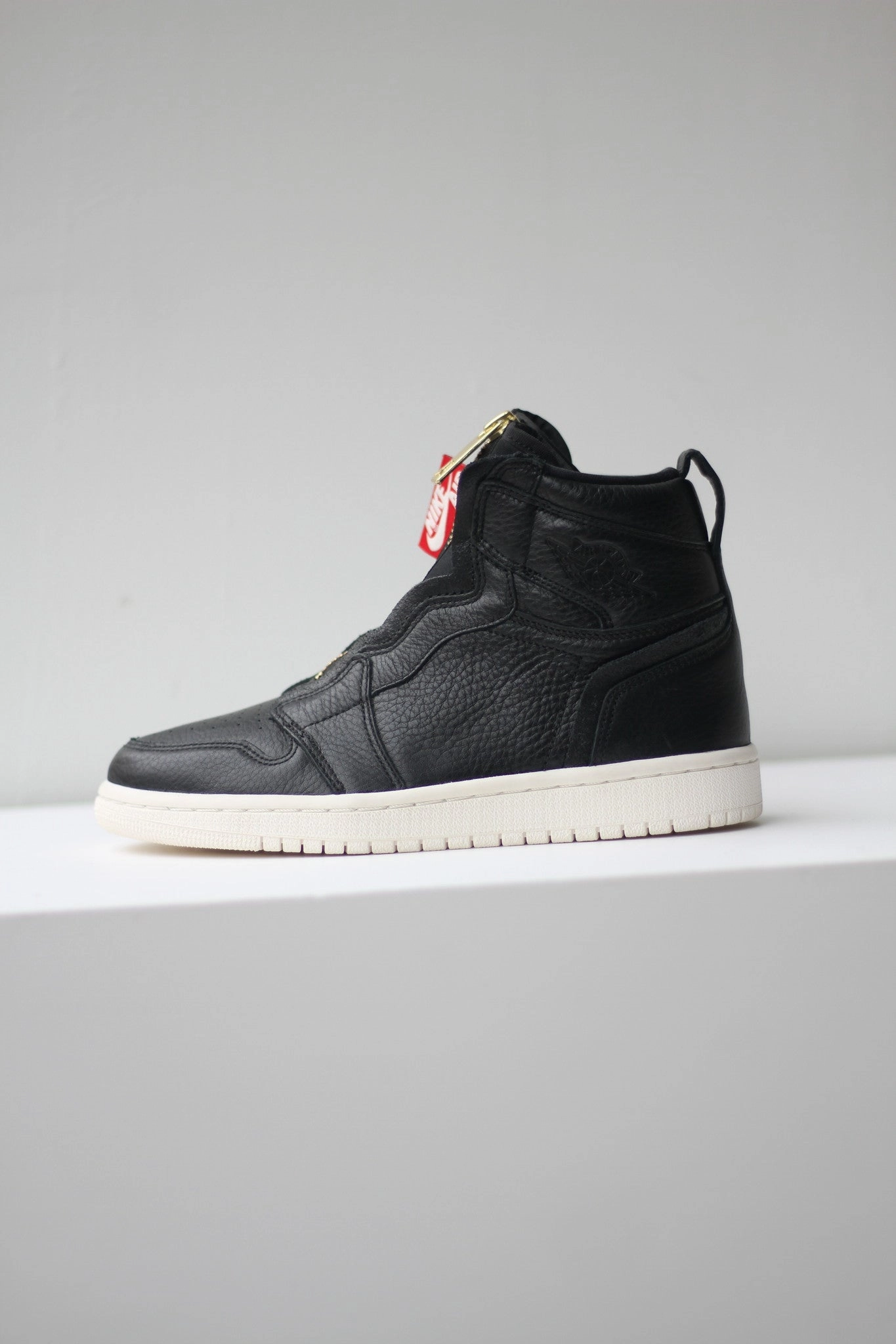 W AIR JORDAN 1 HIGH ZIP BLK/SAIL