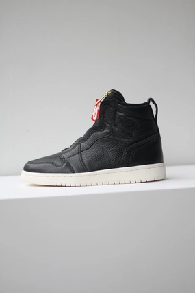 W AIR JORDAN 1 HIGH ZIP BLK/SAIL