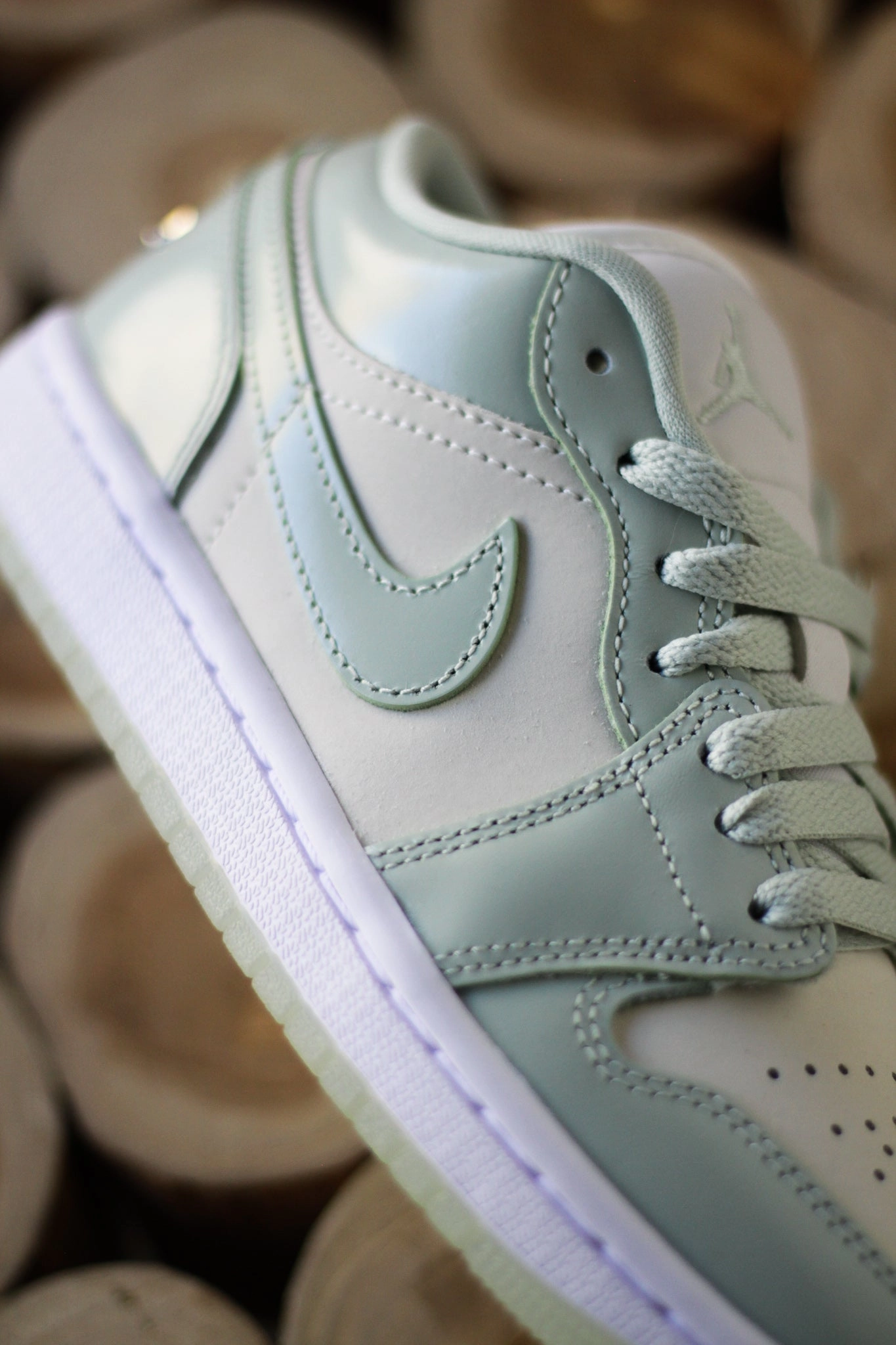 W AIR JORDAN 1 LOW SE SAIL/SEAFOAM-METALLIC SILVER-WHITE