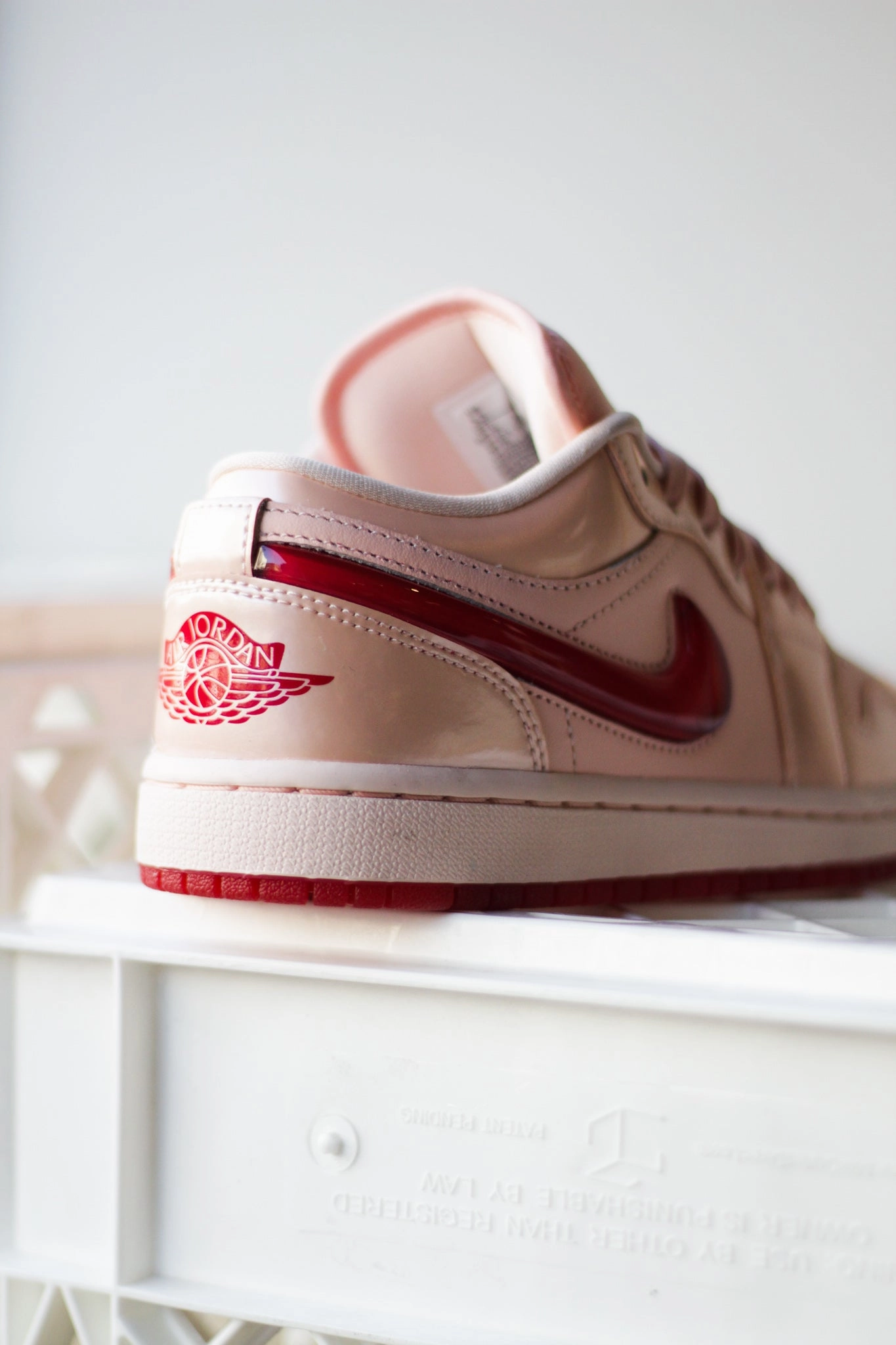 W AIR JORDAN 1 LOW SE WASHED CORAL/GYM RED-WASHED CORAL