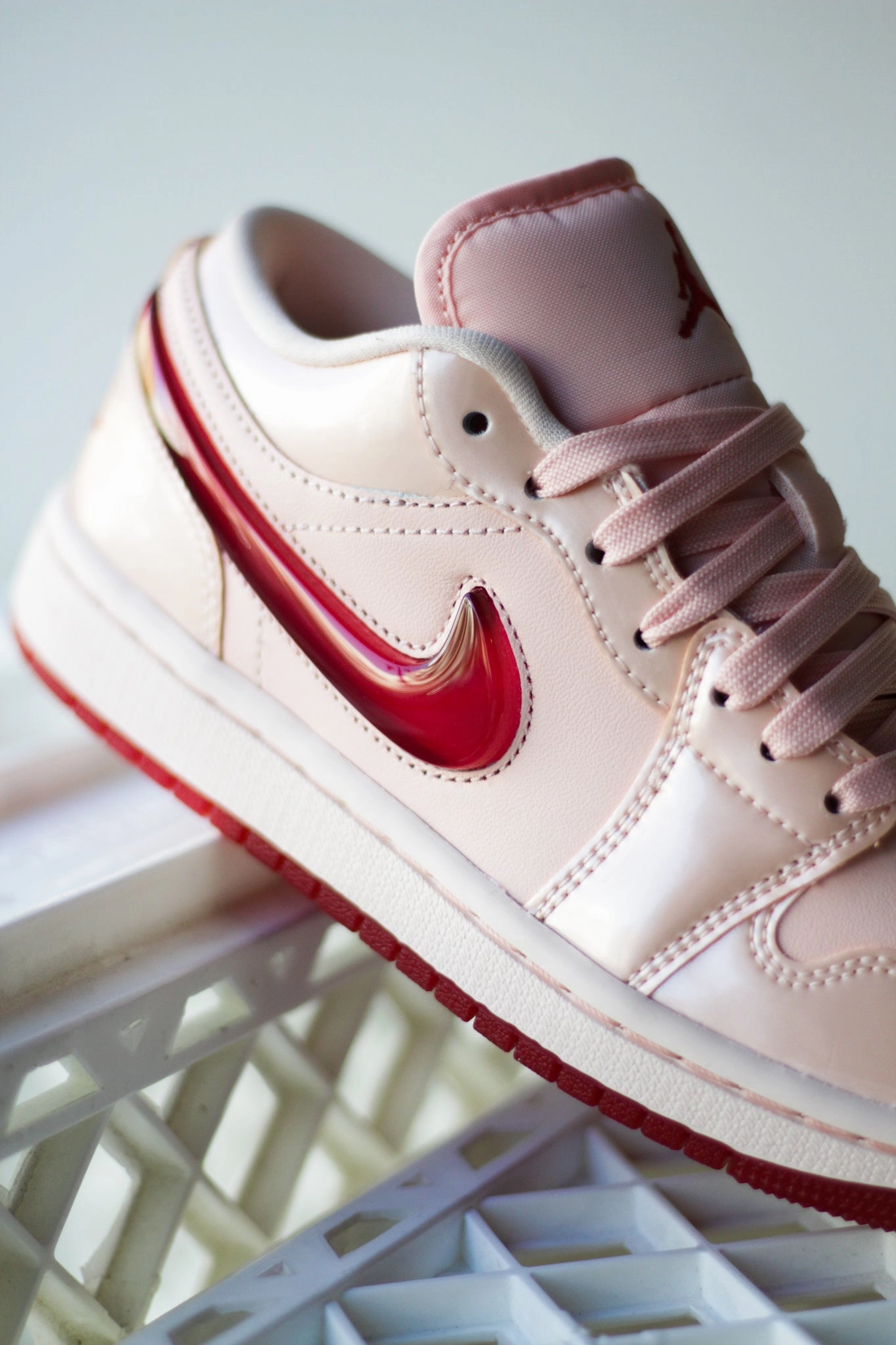 W AIR JORDAN 1 LOW SE WASHED CORAL/GYM RED-WASHED CORAL