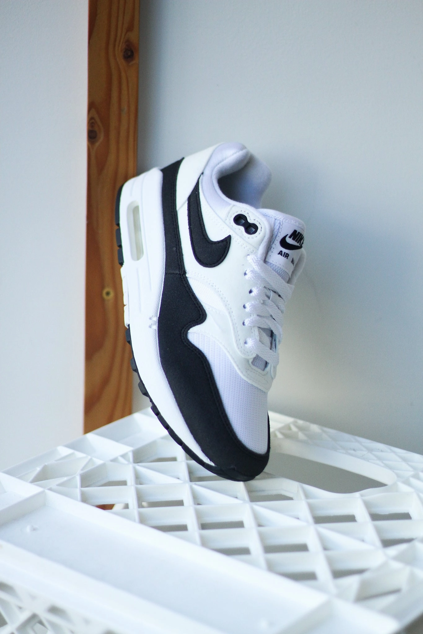 W AIR MAX 1 BLACK
