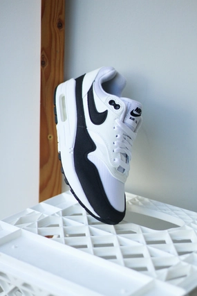 W AIR MAX 1 BLACK