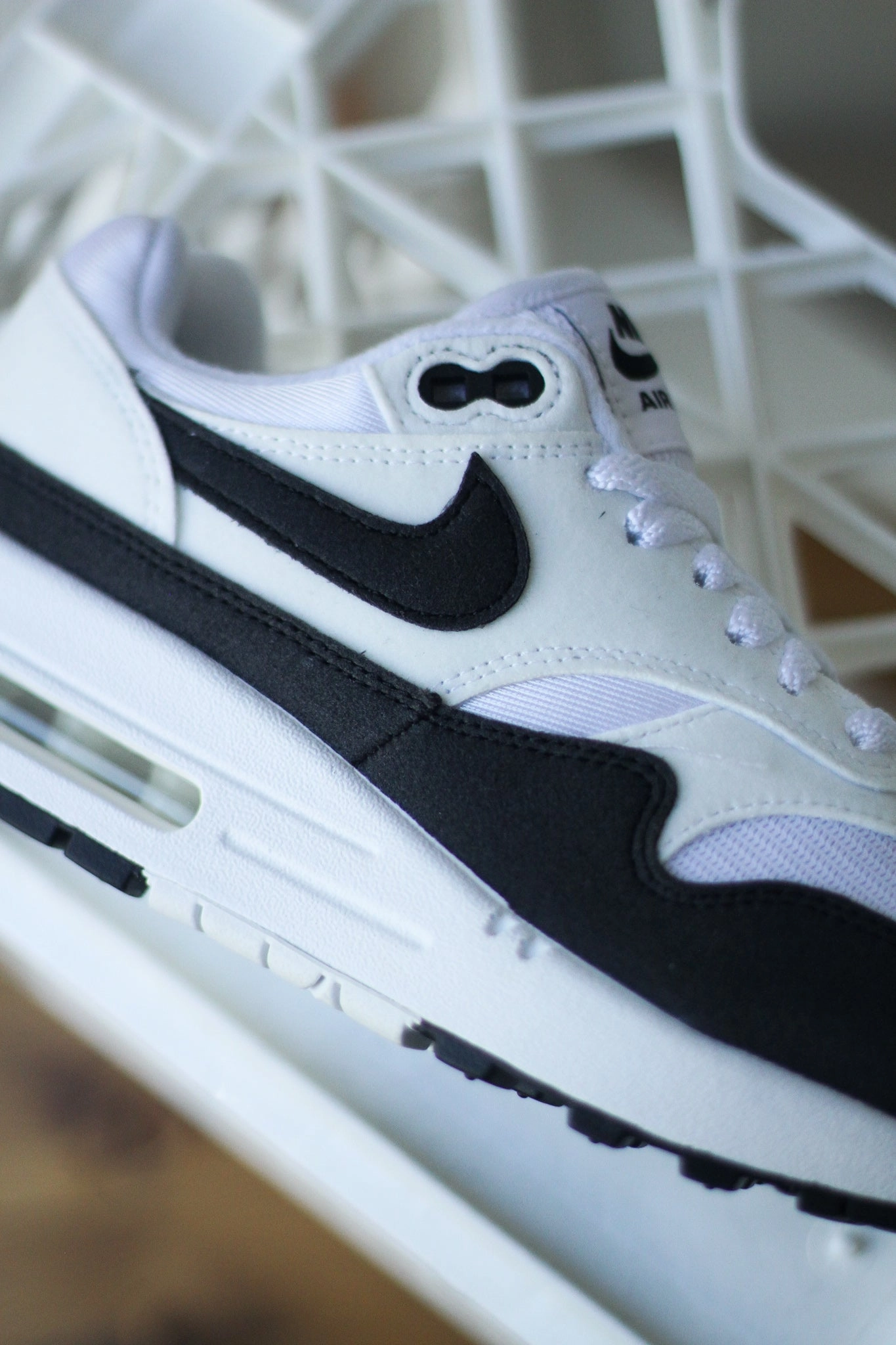 W AIR MAX 1 BLACK