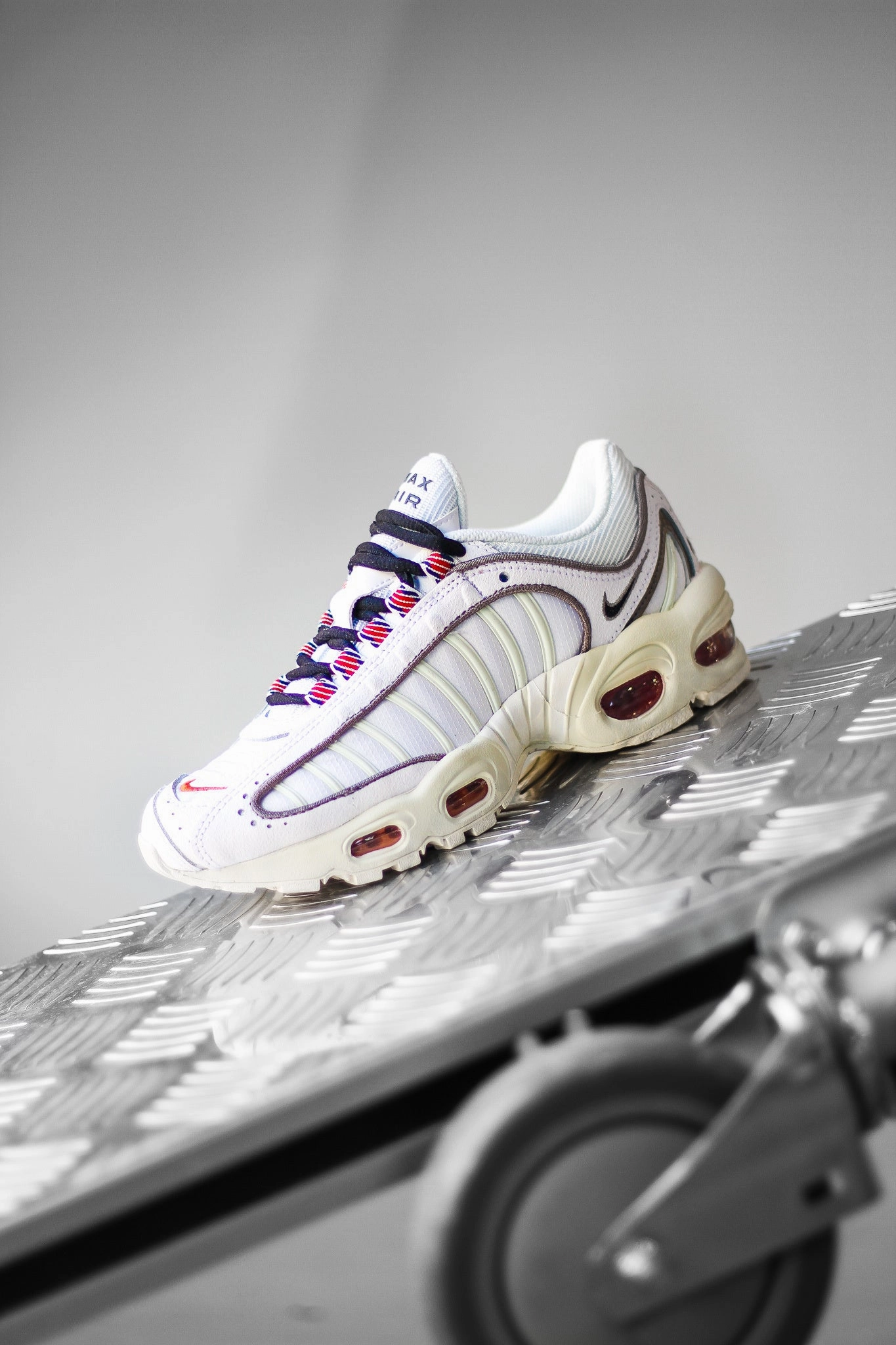 W AIR MAX TAILWIND IV SE WHITE