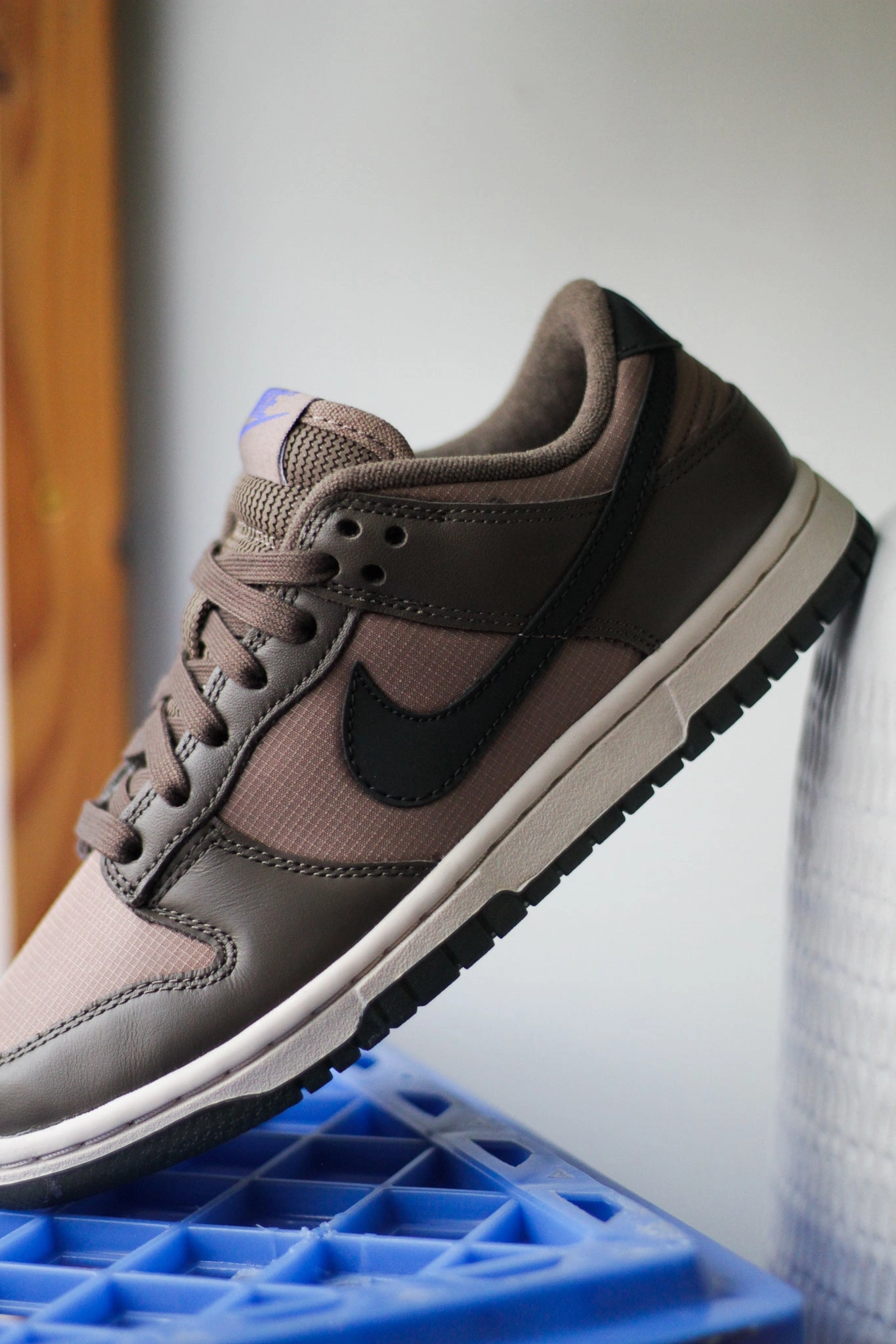 W DUNK LOW IRONSTONE
