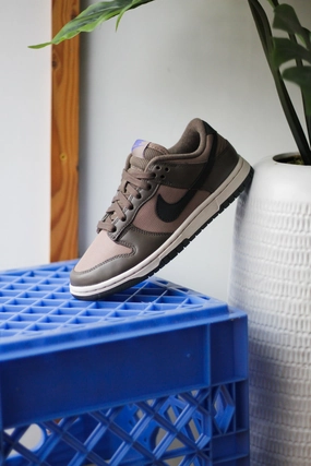 W DUNK LOW IRONSTONE