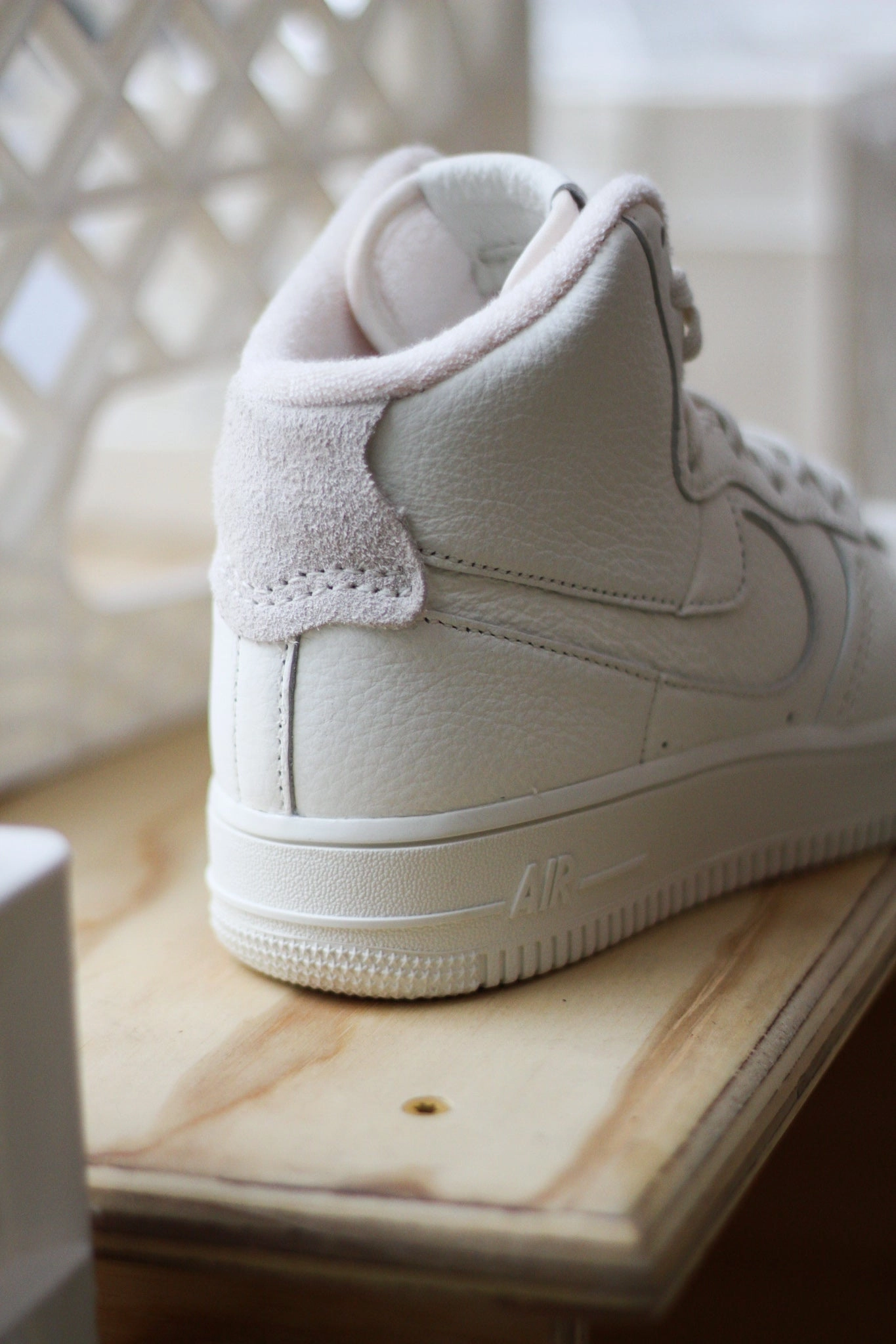 W NIKE AIR FORCE 1 SCULPT SAIL