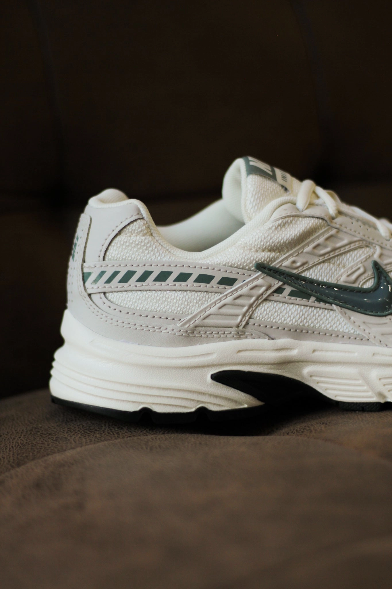 W NIKE INITIATOR SOFT PEARL/CLAY GREEN-LT OREWOOD BRN