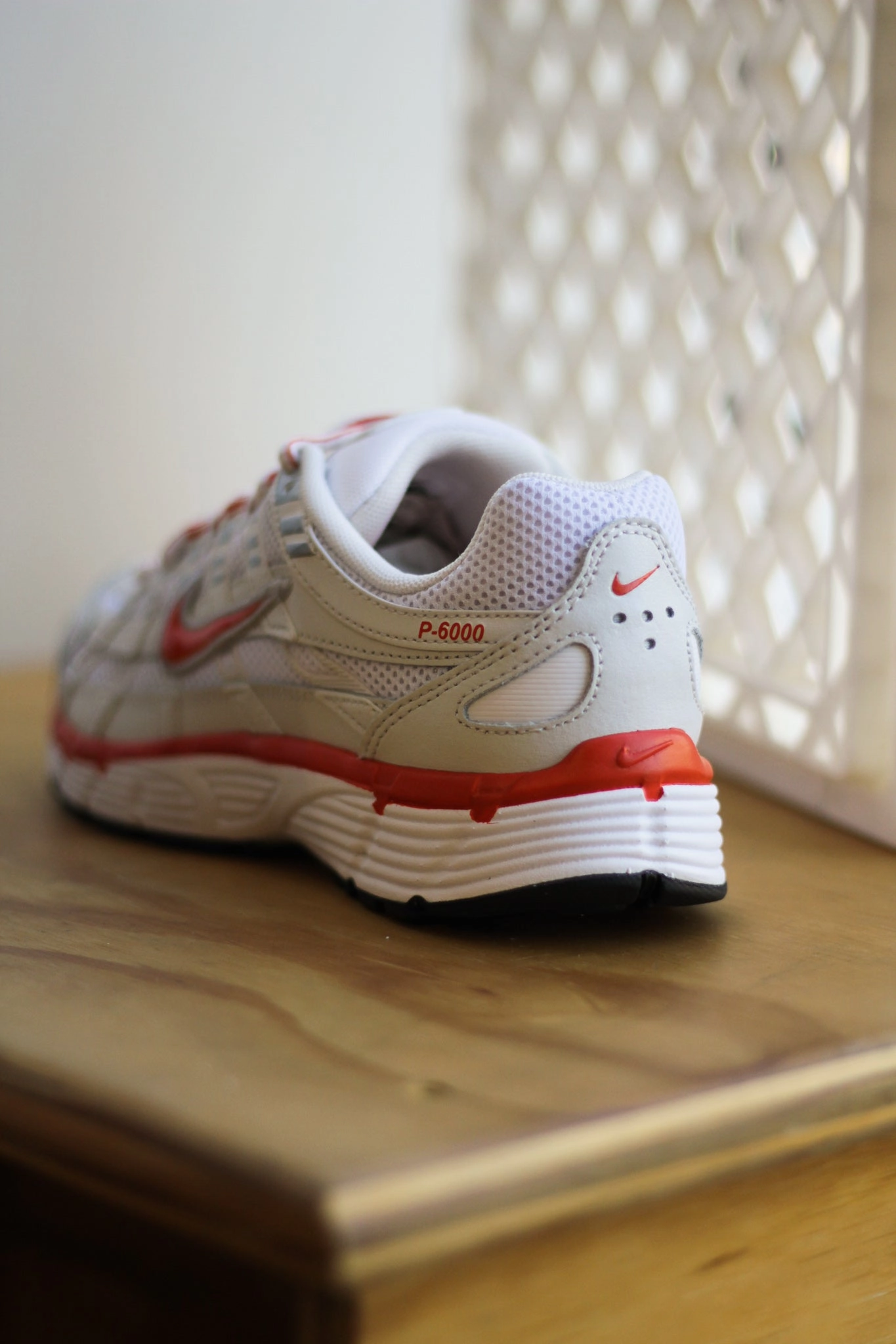 W NIKE P-6000  WHITE/PICANTE RED-PLATINUM TINT-BLACK