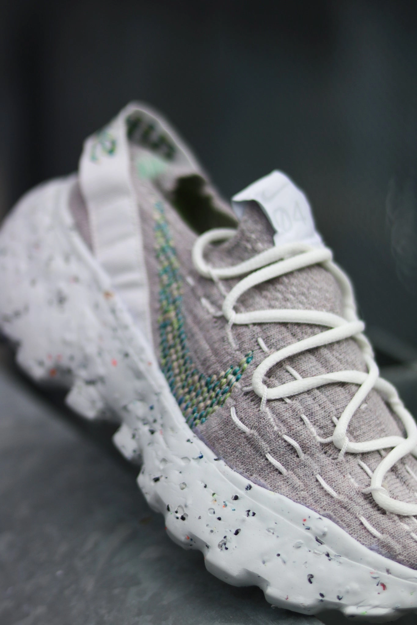 W NIKE SPACE HIPPIE 04 WHT/MEAN GREEN