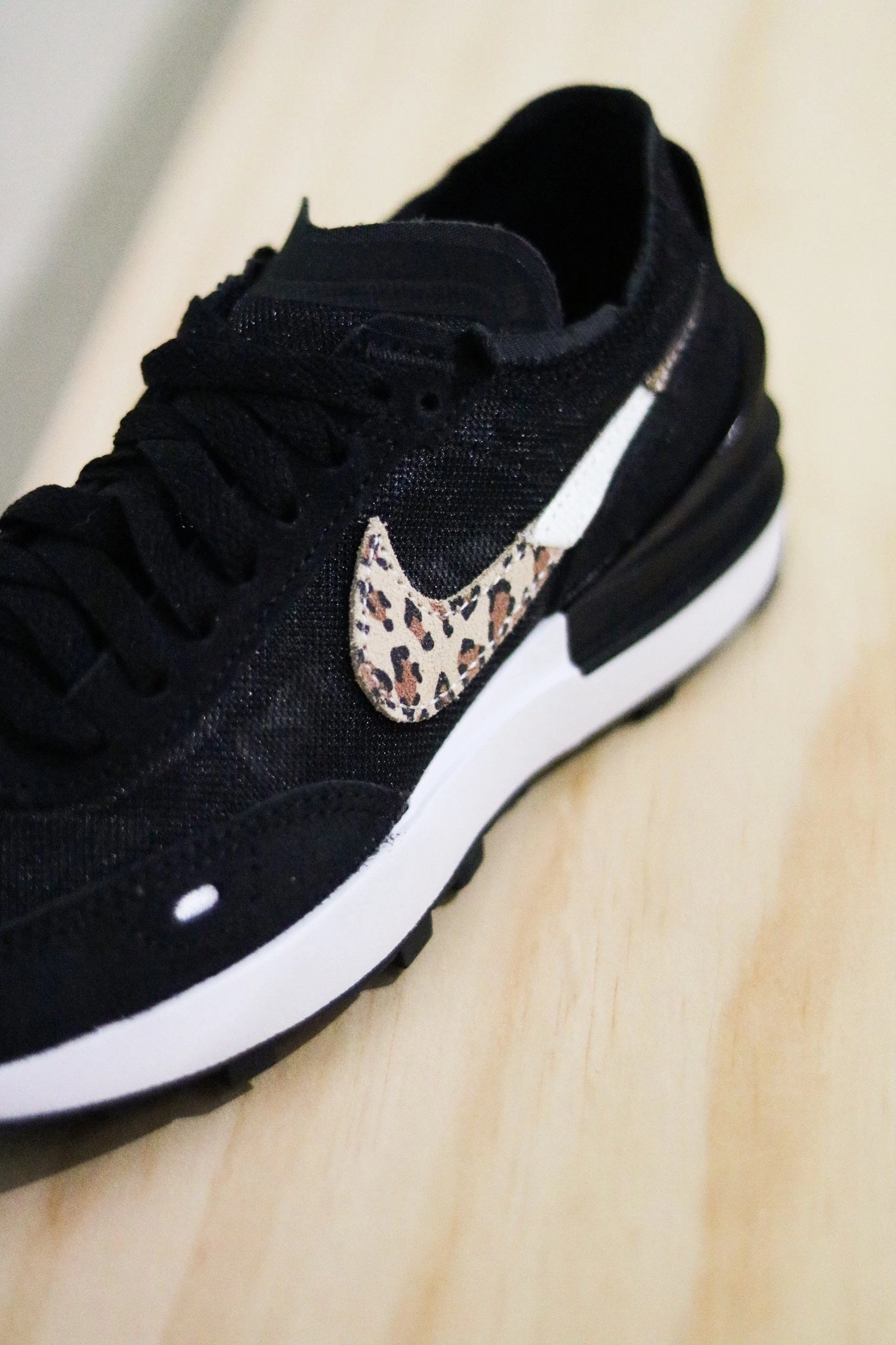 W NIKE WAFFLE ONE SE BLACK LEOPARD