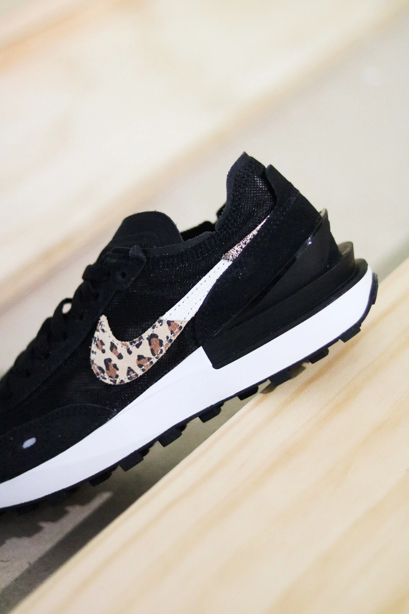 W NIKE WAFFLE ONE SE BLACK LEOPARD