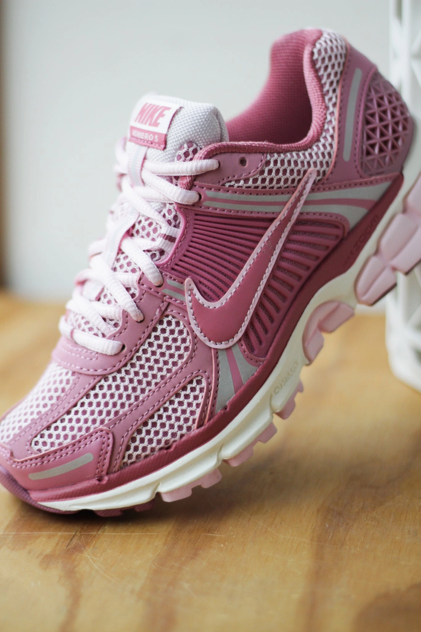 W NIKE ZOOM VOMERO 5 ELEMENTAL PINK/DESERT BERRY-PINK FOAM