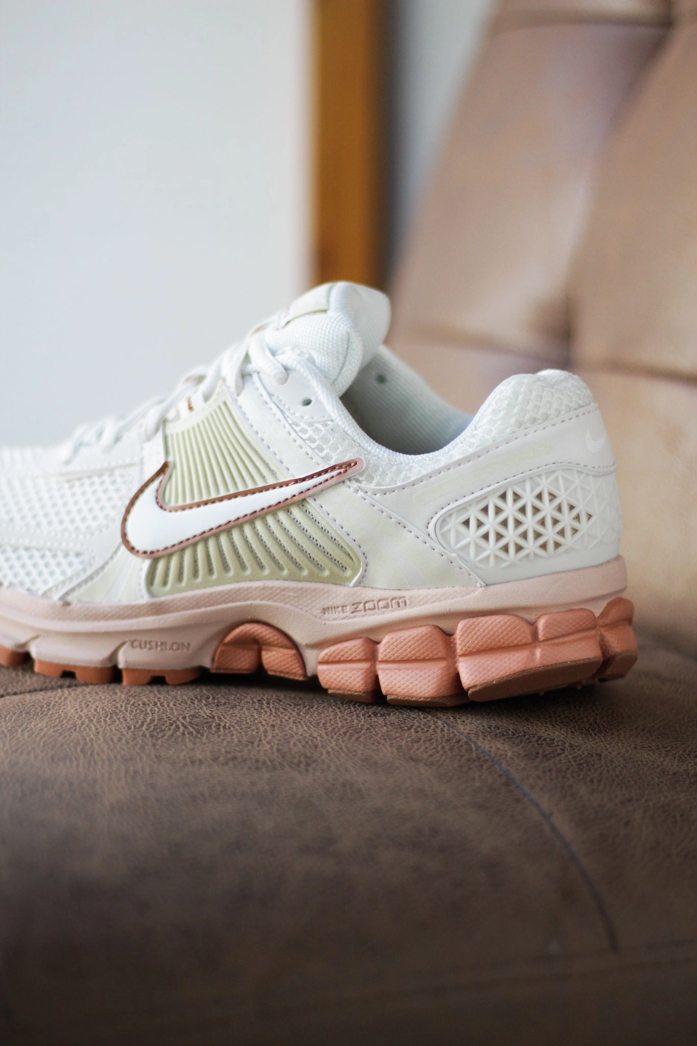 W ZOOM VOMERO 5 PHANTOM/SUMMIT WHITE-PARTICLE BEIGE