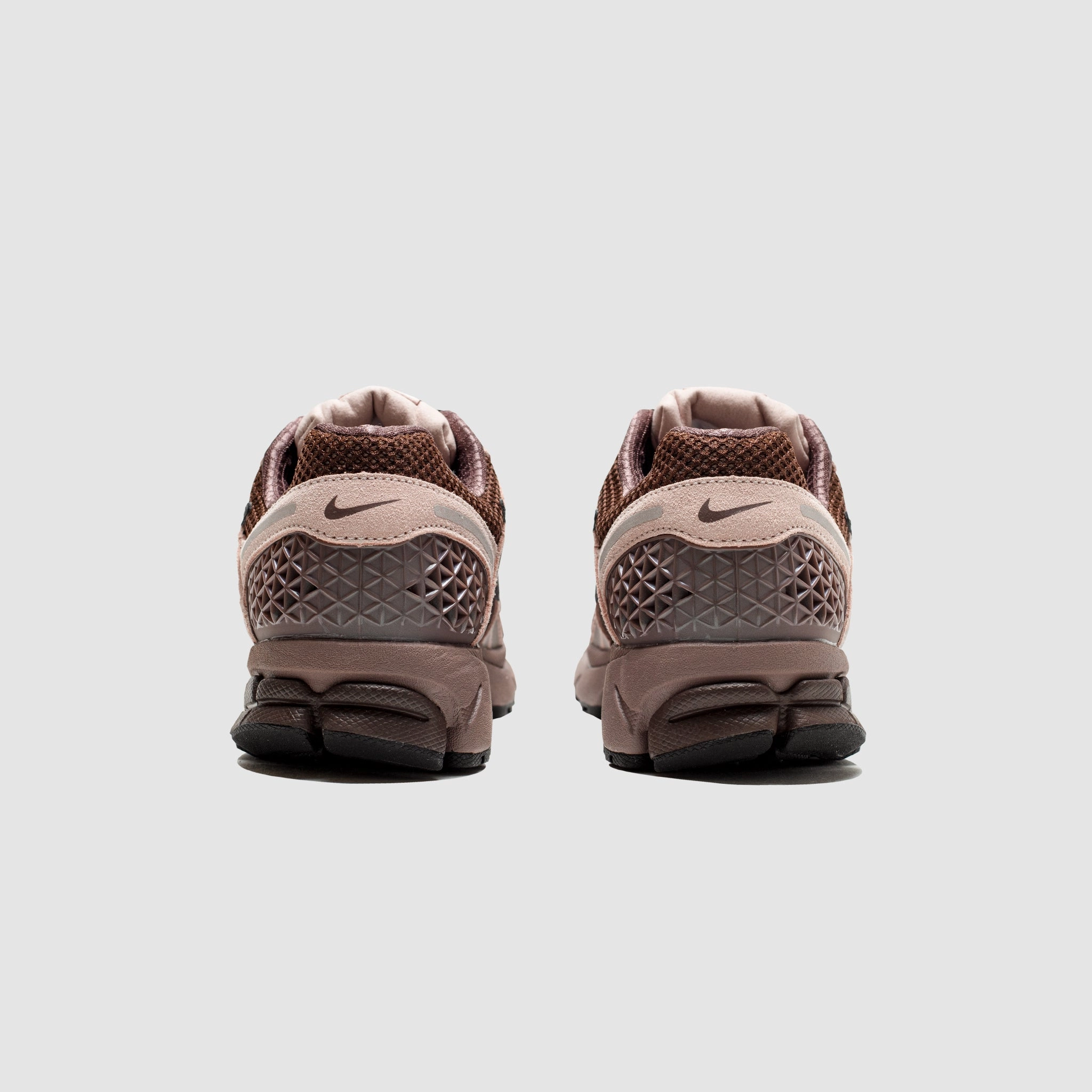 WMNS ZOOM VOMERO 5 PLUM ECLIPSE