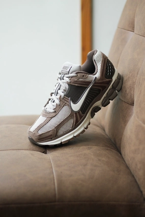ZOOM VOMERO 5 COLLEGE GREY/SAIL