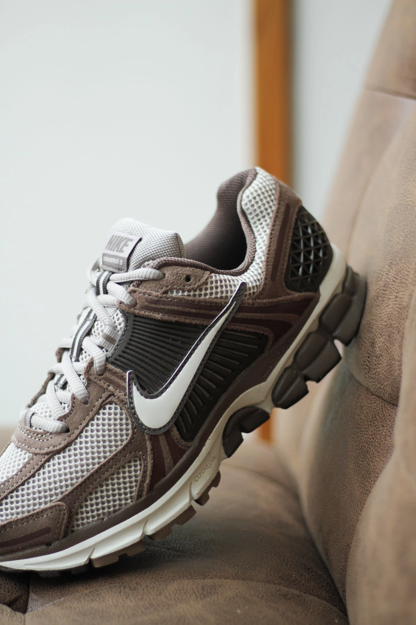 ZOOM VOMERO 5 COLLEGE GREY/SAIL