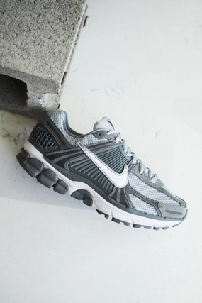 ZOOM VOMERO 5 COOL GREY/WHITE-WOLF GREY