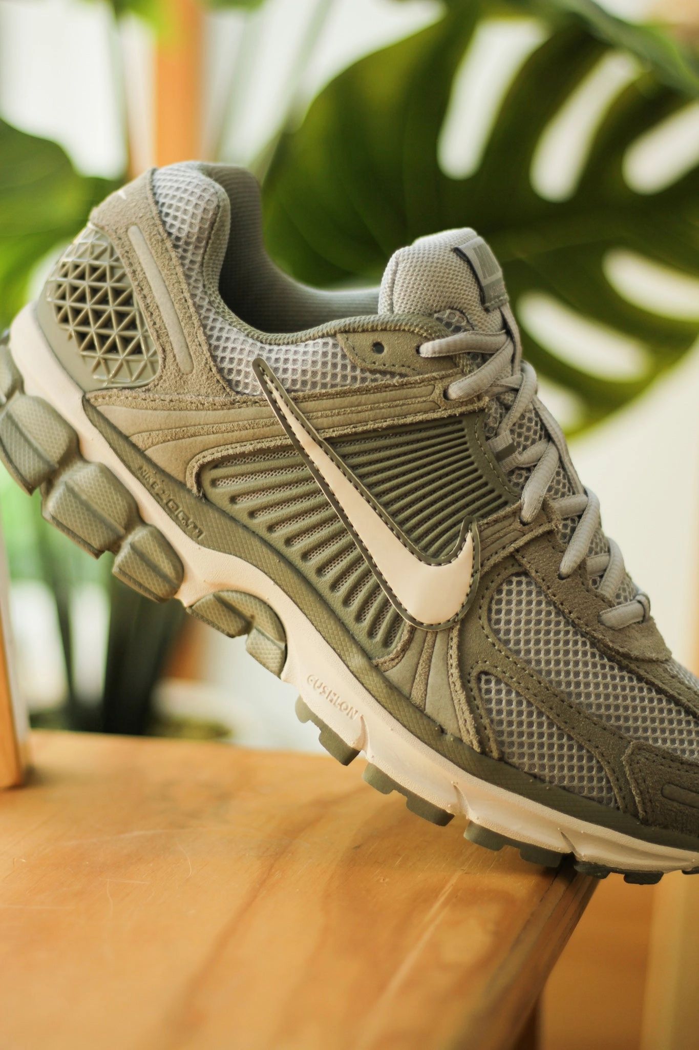 ZOOM VOMERO 5 DARK STUCCO