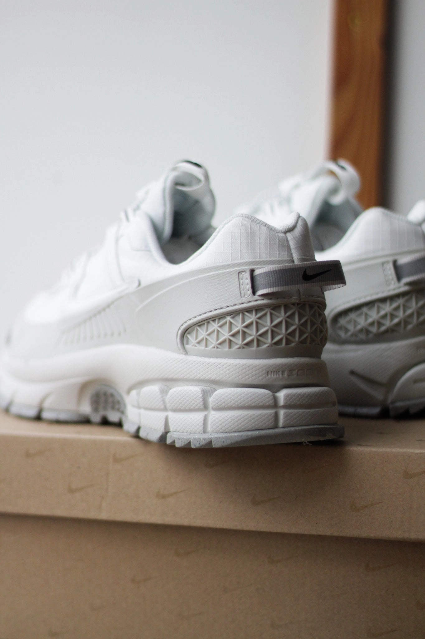 ZOOM VOMERO ROAM SUMMIT WHITE